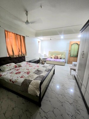 2 BHK Apartment For Rent in Cosmopolitan Apsara Apartment, Pali Hill