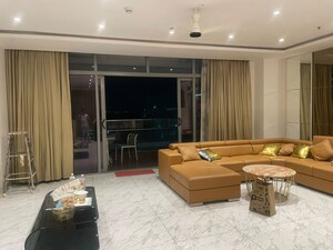 Living Room in 4 BHK Apartment at Mantri Pinnacle, Hulimavu – for Rent