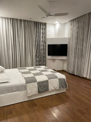 Bedroom in 4 BHK Apartment at Mantri Pinnacle, Hulimavu – for Rent