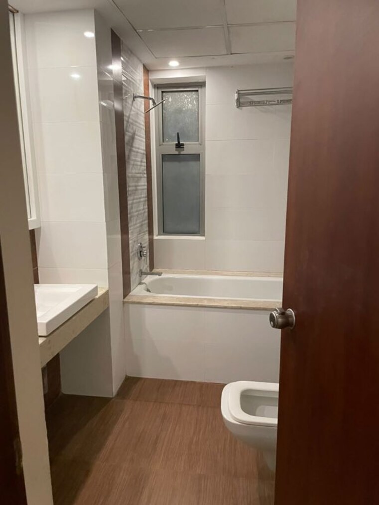 Bathroom, mantri-pinnacle 4 Bedroom 4000 Sq.Ft. Apartment In Hulimavu Bangalore 10716002