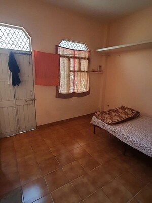 Room in 1 BHK Independent House at Sarita Vihar – for Rent
