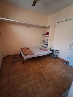 Room in 1 BHK Independent House at Sarita Vihar – for Rent