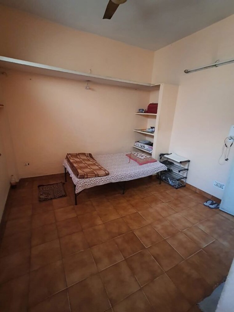 Room, sarita vihar 1 Bedroom 450 Sq.Ft. Independent House In Sarita Vihar Delhi 10715975