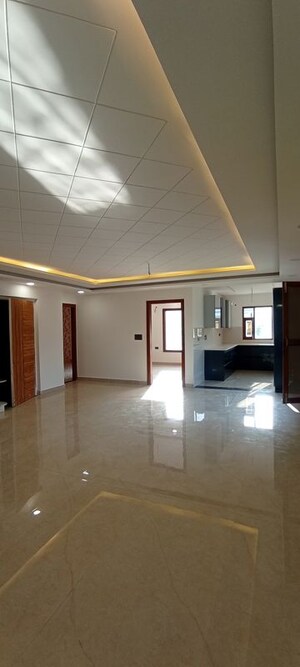 Furnished Amenities in 4 BHK Builder Floor at TDI The Grand Retreat, Sector 88 – for Sale