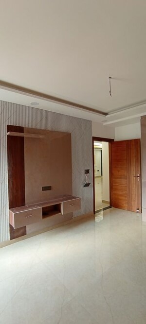 Furnished Amenities in 4 BHK Builder Floor at TDI The Grand Retreat, Sector 88 – for Sale