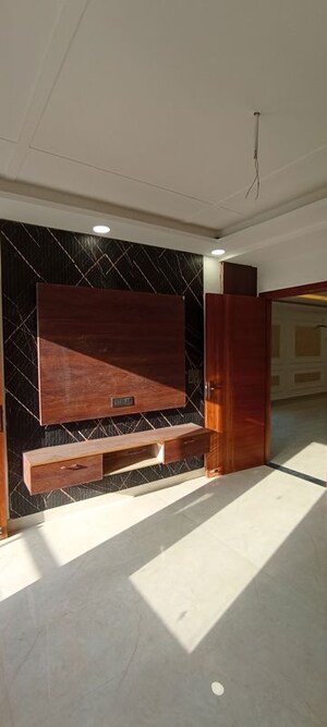 Kitchen in 4 BHK Builder Floor at TDI The Grand Retreat, Sector 88 – for Sale