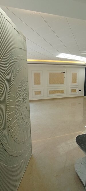 Building Lobby in 4 BHK Builder Floor at TDI The Grand Retreat, Sector 88 – for Sale