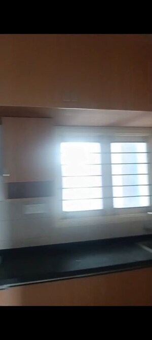 Room in 3 BHK Apartment at Vaishnavi Splendour, New Bel Road – for Rent