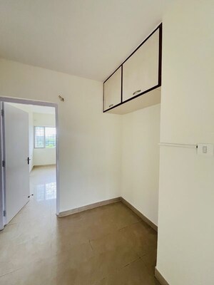 Room in 2 BHK Apartment at Ramesh Hermes Heritage Phase 2, Shastrinagar – for Rent