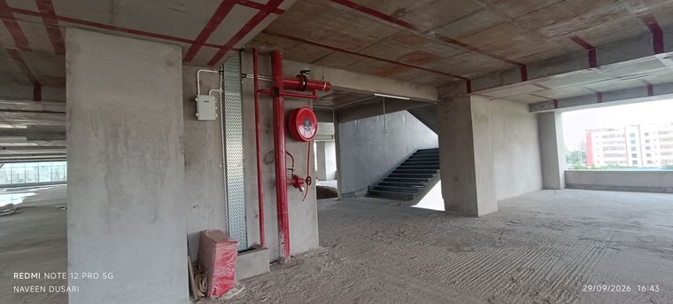  Parking, tadepalli Commercial Showroom 19000 Sq.Ft. In Tadepalli Vijayawada 10716049