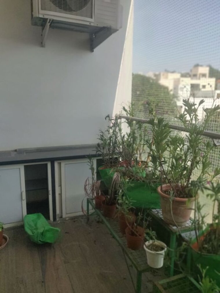 Balcony, jyoti-banjara 4 Bedroom 3500 Sq.Ft. Apartment In Banjara Hills Hyderabad 10716017