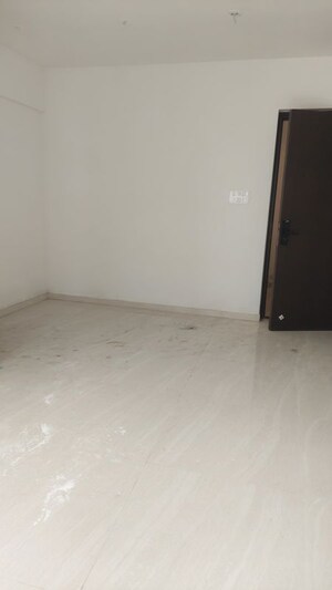 Room in 2 BHK Apartment at Kolte Patil Alora, Santacruz East – for Rent