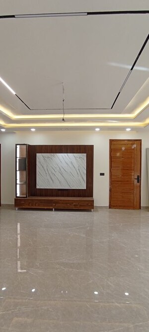 Furnished Amenities in 4 BHK Builder Floor at TDI The Grand Retreat, Sector 88 – for Sale