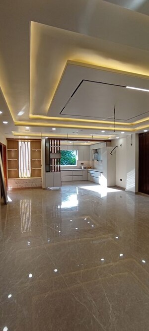 Staircase in 4 BHK Builder Floor at TDI The Grand Retreat, Sector 88 – for Sale