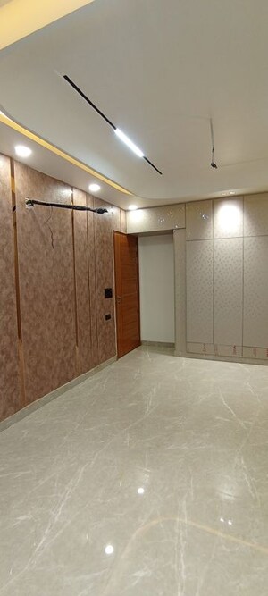 Bathroom in 4 BHK Builder Floor at TDI The Grand Retreat, Sector 88 – for Sale