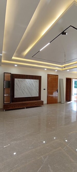 Staircase in 4 BHK Builder Floor at TDI The Grand Retreat, Sector 88 – for Sale