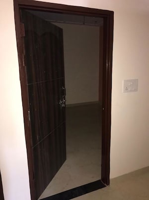Room in 2 BHK Builder Floor at Sector 14 – for Rent