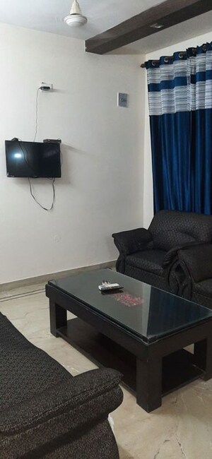 Team Area in 2 BHK Builder Floor at Sector 14 – for Rent