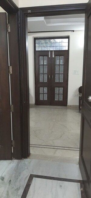 Room in 2 BHK Builder Floor at Sector 14 – for Rent