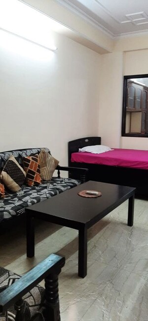 Team Area in 2 BHK Builder Floor at Sector 14 – for Rent