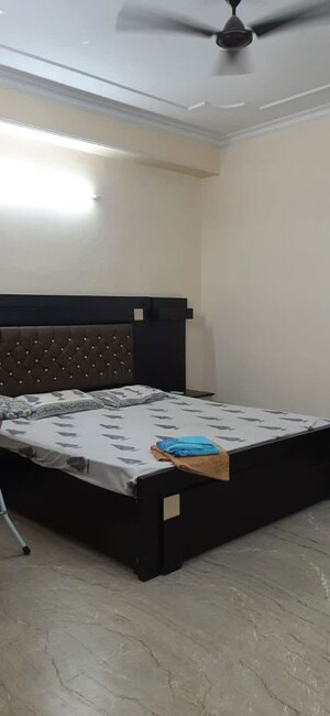 Bedroom in 2 BHK Builder Floor at Sector 14 – for Rent