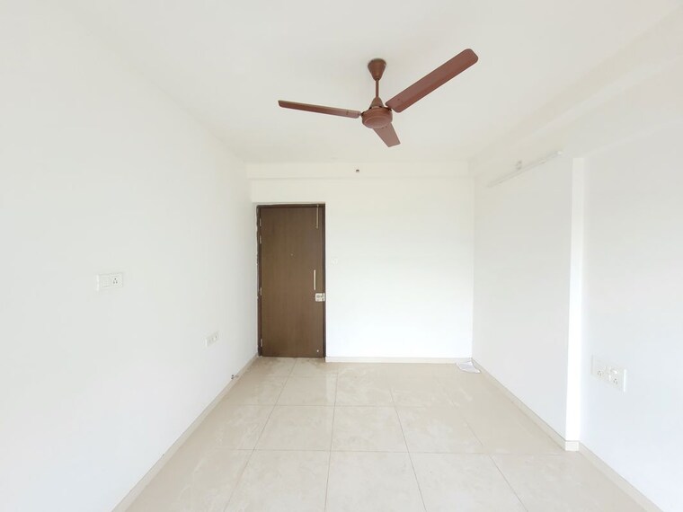 Room, puranik-hometown 1 Bedroom 438 Sq.Ft. Apartment In Ghodbunder Road Thane 10716128