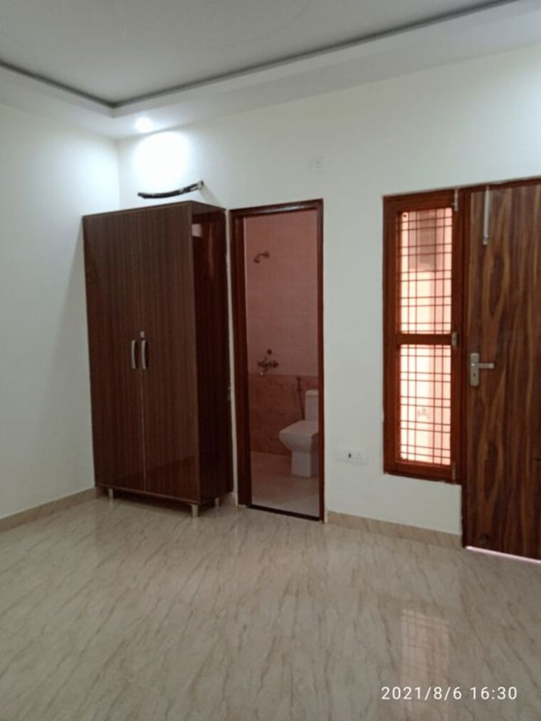 Room, sector 14 2 Bedroom 1249 Sq.Ft. Independent House In Sector 14 Gurgaon 10716131