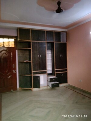 Living Room in 2 BHK Builder Floor at Sector 14 – for Rent
