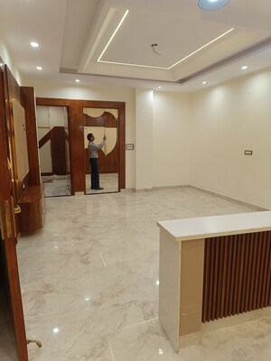 Room in 3.5 BHK Builder Floor at Jaipuria Heritage, Shahpur Bamheta – for Sale