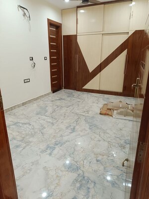 Room in 3.5 BHK Builder Floor at Jaipuria Heritage, Shahpur Bamheta – for Sale