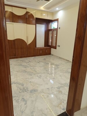 Room in 3.5 BHK Builder Floor at Jaipuria Heritage, Shahpur Bamheta – for Sale