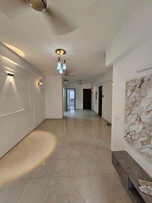 Room in 3 BHK Apartment at Smart World Orchard, Sector 61 – for Rent