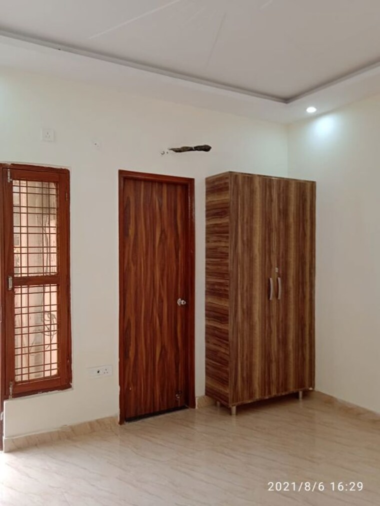 Room, sector 14 2 Bedroom 1271 Sq.Ft. Builder Floor In Sector 14 Gurgaon 10716154