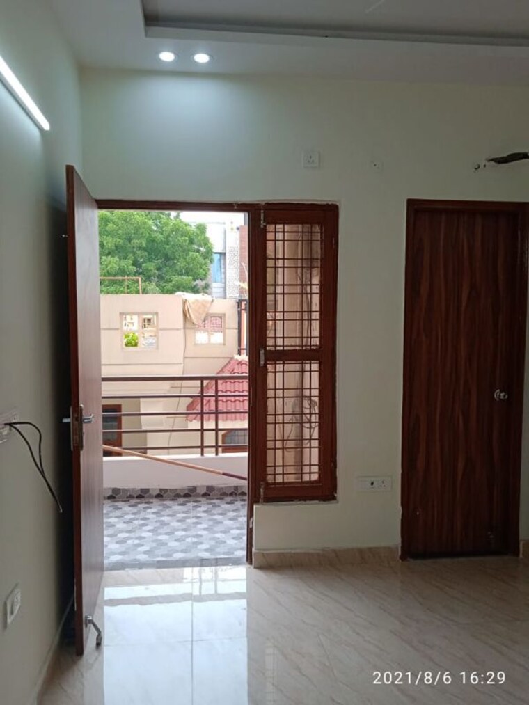 Room, sector 14 2 Bedroom 1271 Sq.Ft. Builder Floor In Sector 14 Gurgaon 10716154