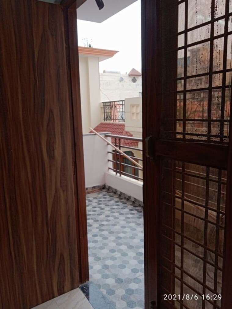 Balcony, sector 14 2 Bedroom 1271 Sq.Ft. Builder Floor In Sector 14 Gurgaon 10716154