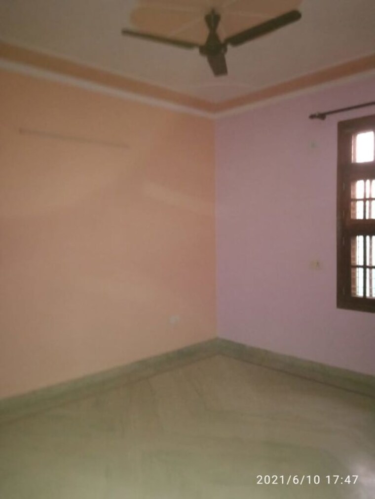 Room, sector 14 2 Bedroom 1271 Sq.Ft. Builder Floor In Sector 14 Gurgaon 10716154