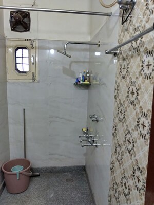Bathroom in 1 RK Builder Floor at Sector 44 – for Rent