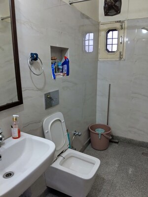 Bathroom in 1 RK Builder Floor at Sector 44 – for Rent