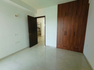 Room in 2 BHK Apartment at Smart World Orchard, Sector 61 – for Rent
