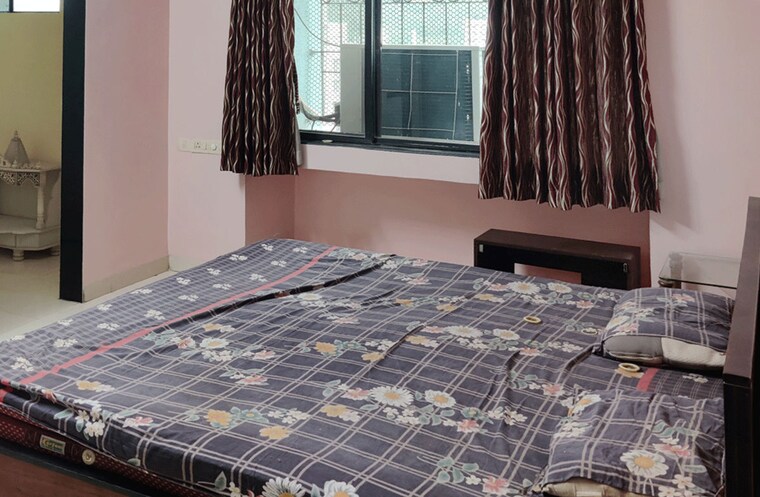 Bedroom, bredco-hill-view-park Pg For Boys In Kandivali East 10716217