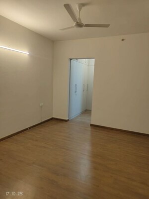 Room in 3 BHK Apartment at Shapoorji Pallonji Joyville Phase 3, Sector 102 – for Rent