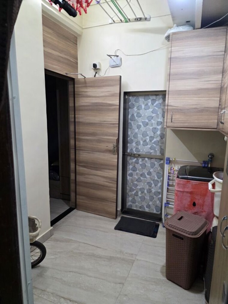 Bathroom, byculla 3 Bedroom 1000 Sq.Ft. Apartment In Byculla Mumbai 10716263