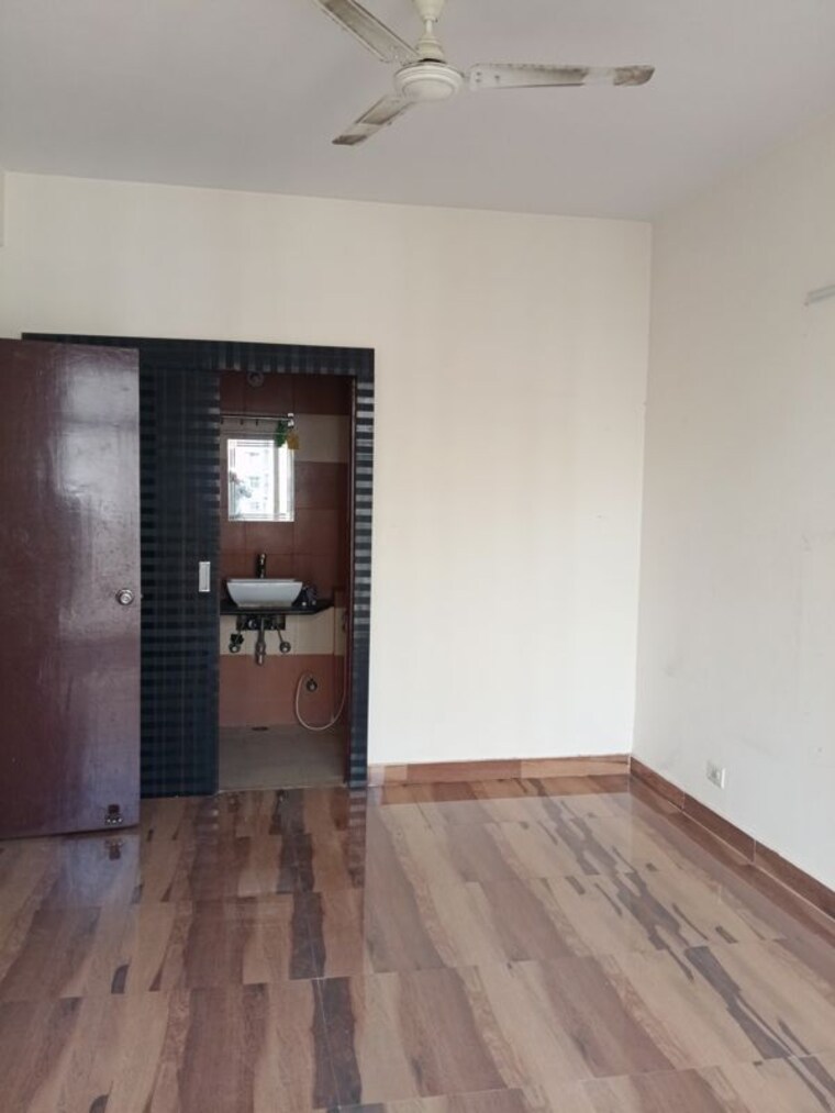 Room, amrapali-verona-heights-phase-ii 2.5 Bedroom 1105 Sq.Ft. Apartment In Amrapali Leisure Valley Greater Noida 10716268
