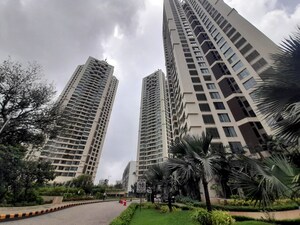 2.5 BHK Apartment – Exterior View View at Oberoi Realty Woods, Goregaon East - for Sale