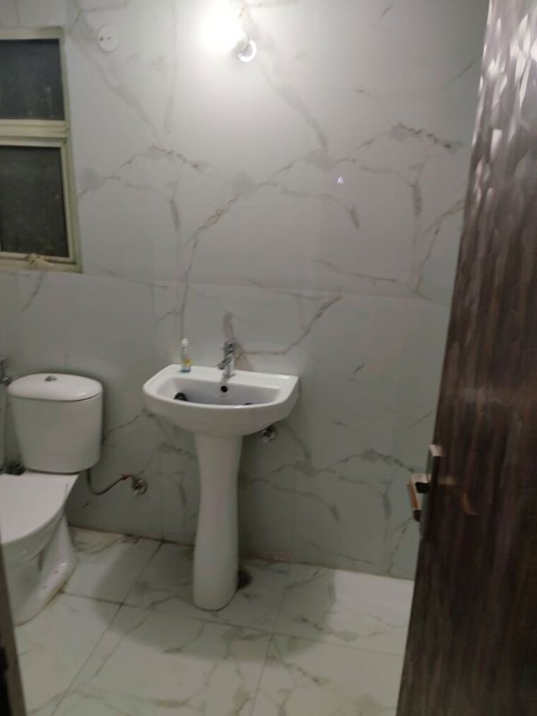 Bathroom, panchsheel-wellington 3 Bedroom 1495 Sq.Ft. Apartment In Dundahera Ghaziabad 10716323