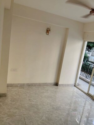 Room in 3 BHK Apartment at Panchsheel Wellington, Dundahera – for Sale