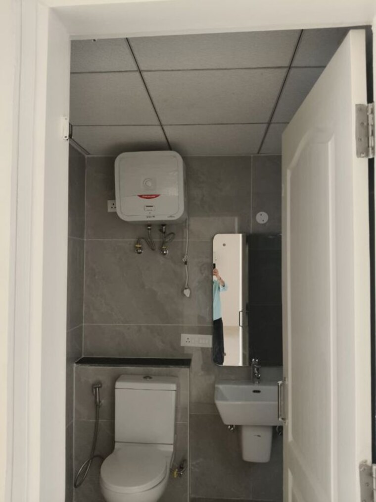 Bathroom, omaxe-new-chandigarh 3 Bedroom 1778 Sq.Ft. Apartment In North Mullanpur Chandigarh 10713640