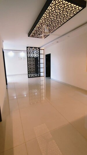 Room in 3.5 BHK Apartment at Adarsh Lakefront Phase 2, Marathahalli Orr – for Rent