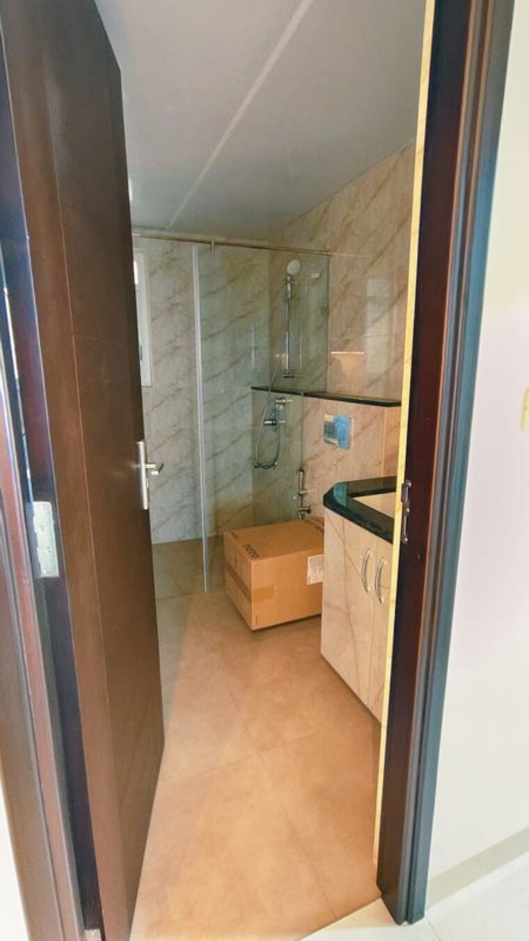 Bathroom, adarsh-lakefront-phase-2 3.5 Bedroom 2225 Sq.Ft. Apartment In Marathahalli Orr Bangalore 10716377