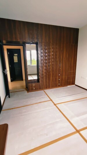Room in 3.5 BHK Apartment at Adarsh Lakefront Phase 2, Marathahalli Orr – for Rent